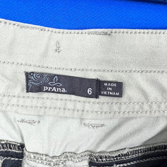 Like New |•PRANA•| Tan Knee Length Articulated Active Pants Size 6 - Picture 12 of 16